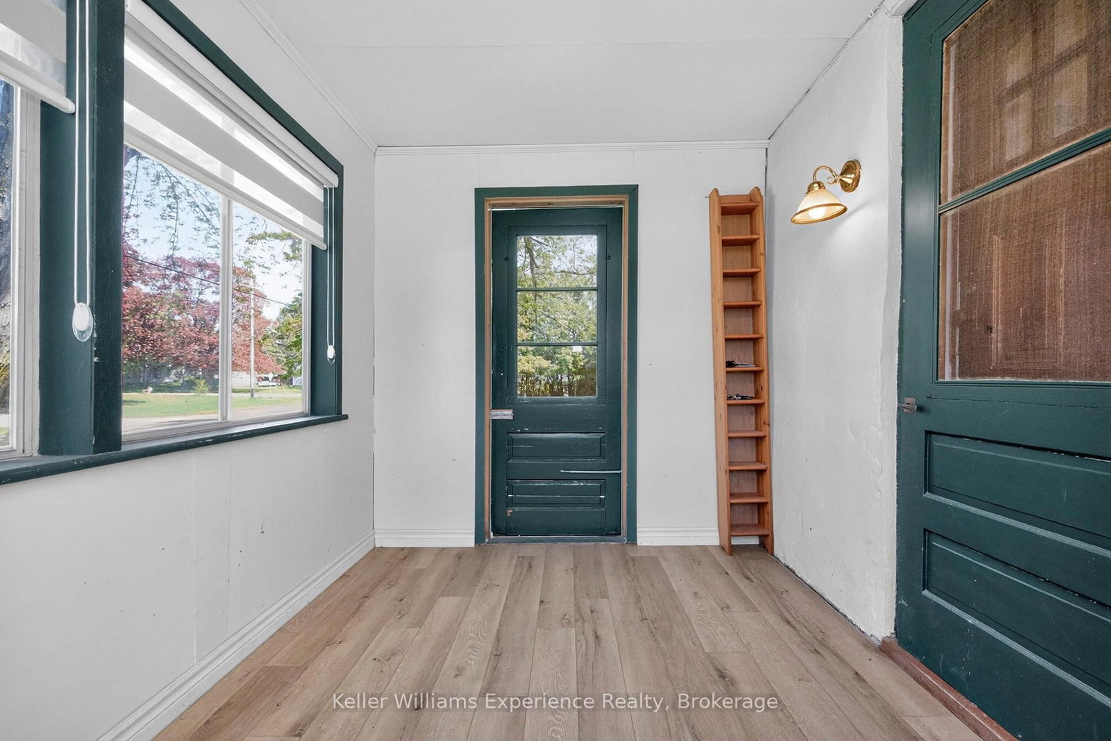239 Oak Street • Clearview, ON photo 5