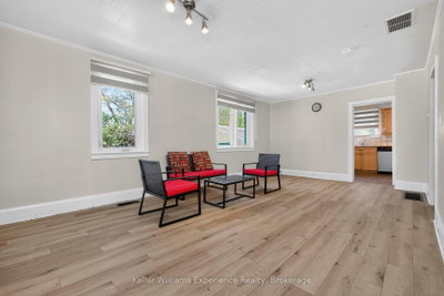 239 Oak Street • Clearview, ON photo 8