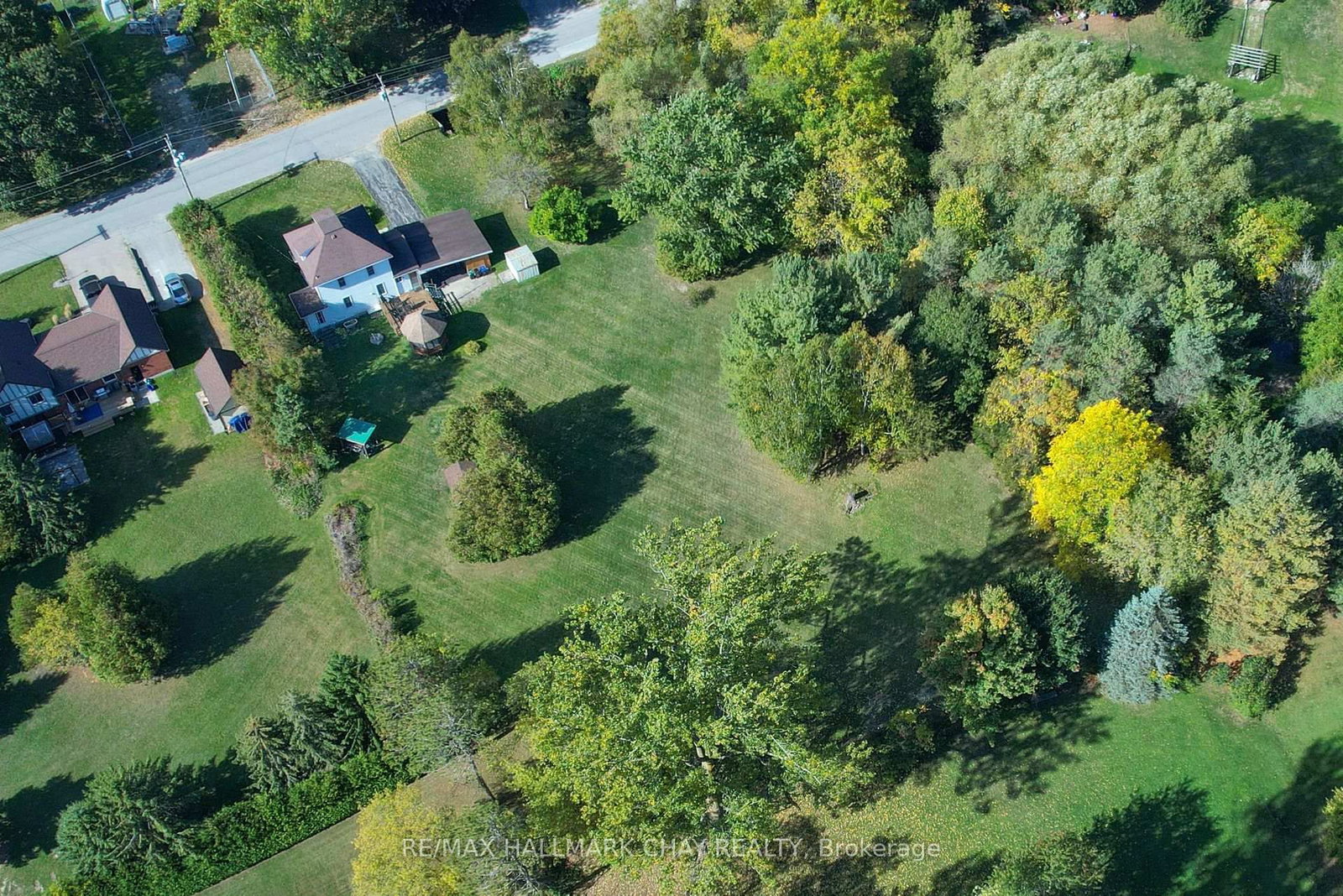 213 Dominion Drive • Clearview, ON photo 16