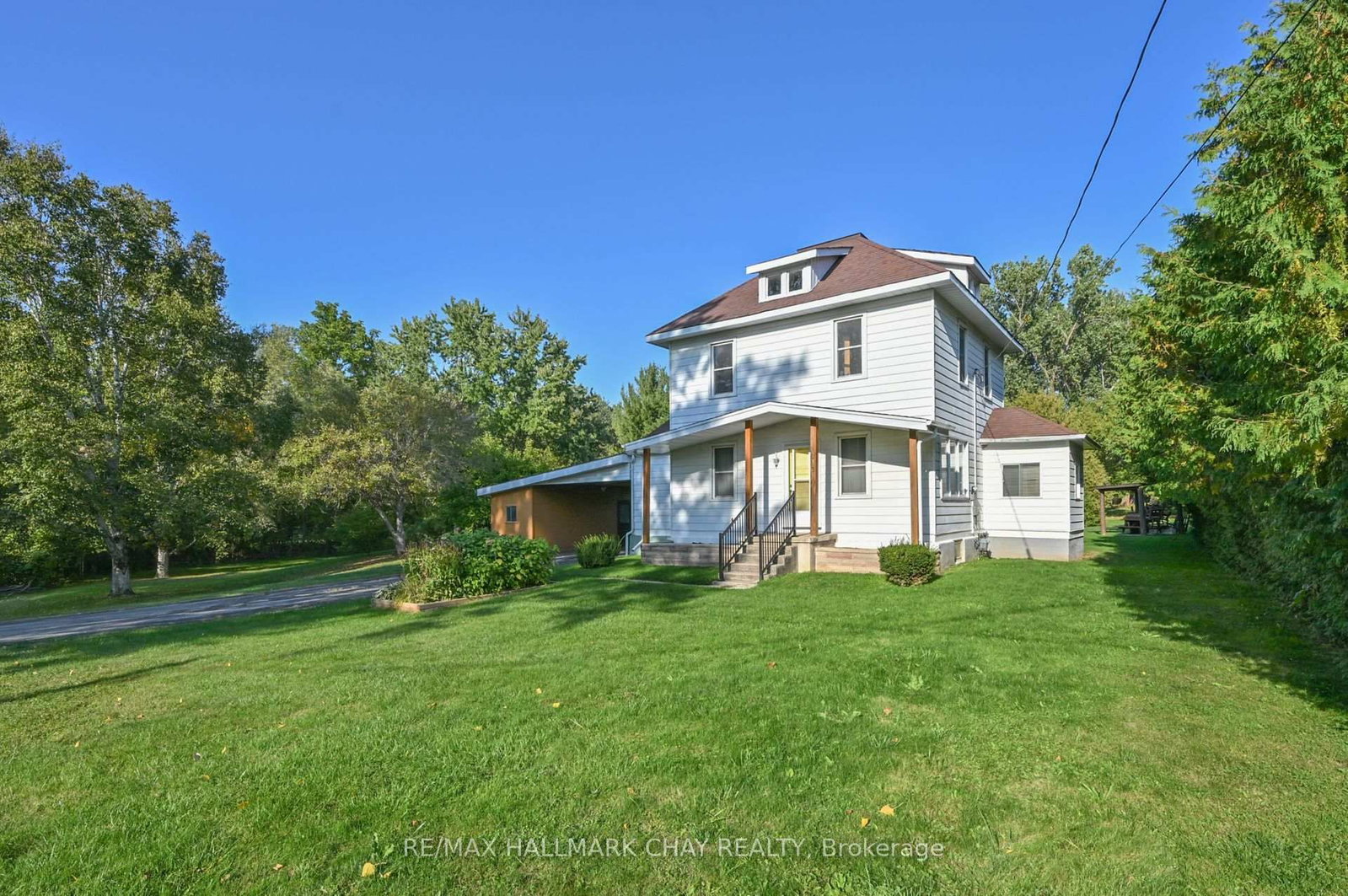 213 Dominion Drive • Clearview, ON photo 3