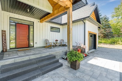 50 Beaufort Crescent • Tiny, ON photo 3