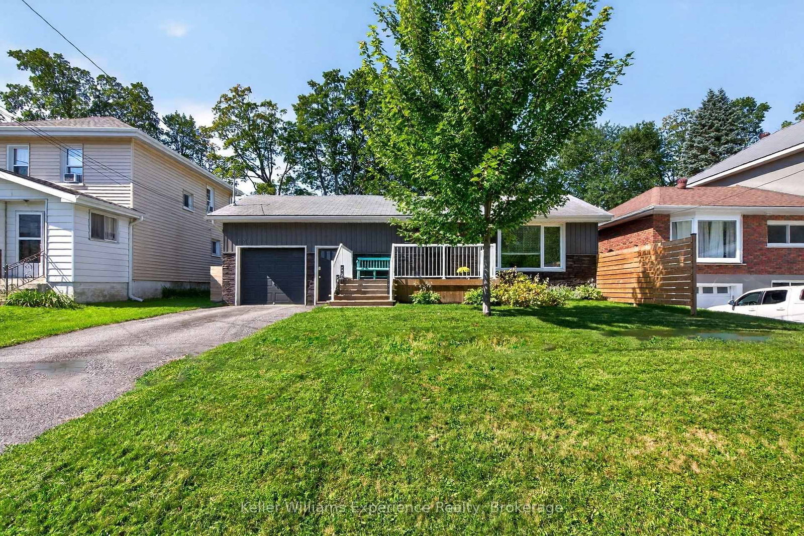 128 Ninth Street • Midland, ON photo 1