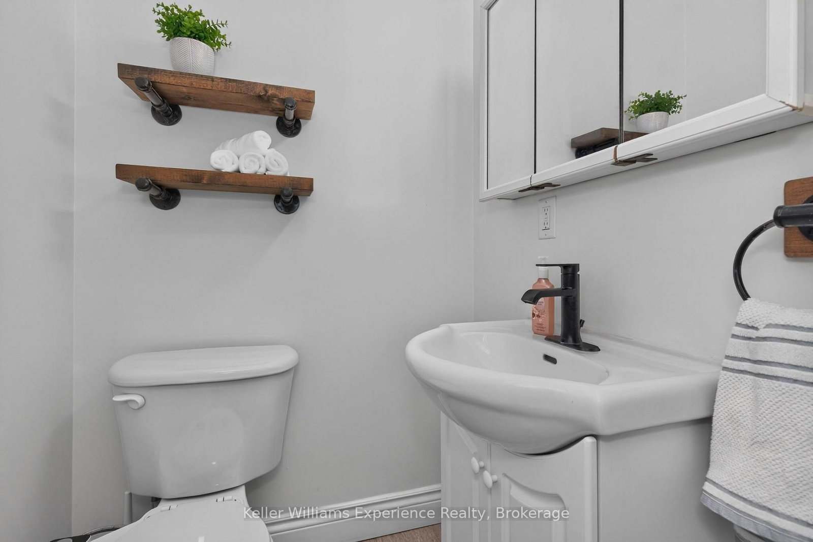 128 Ninth Street • Midland, ON photo 25