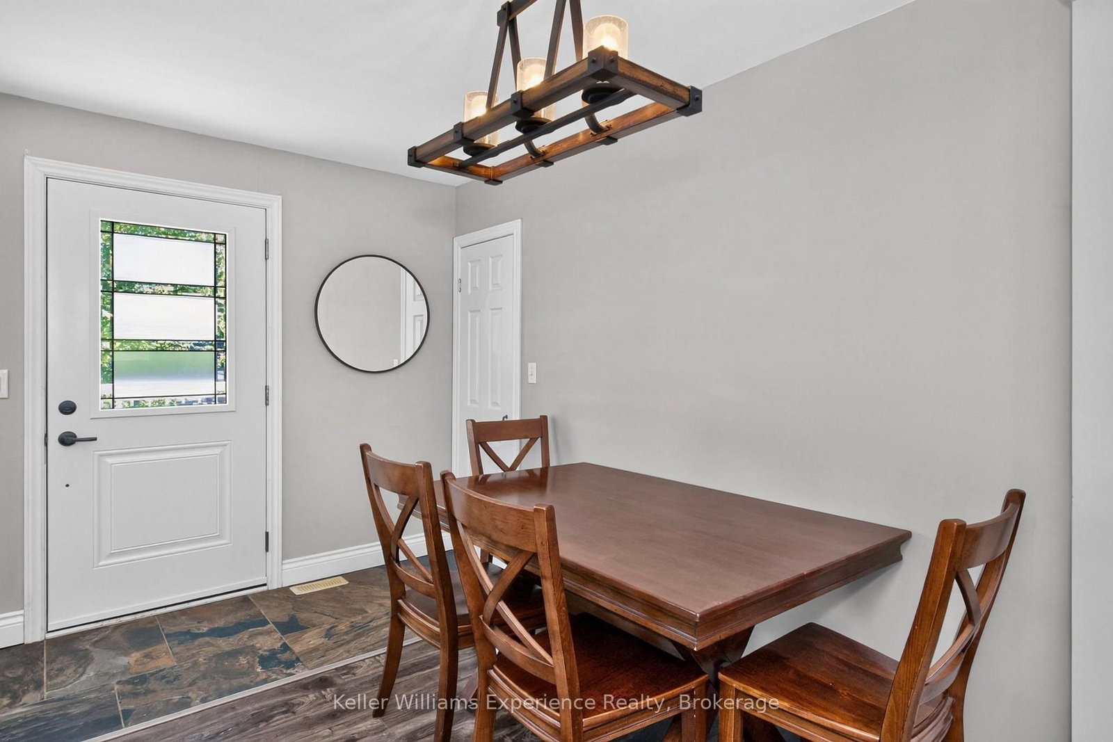 128 Ninth Street • Midland, ON photo 5
