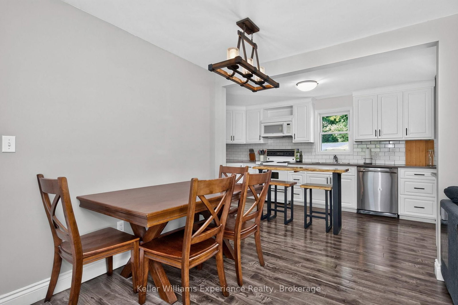 128 Ninth Street • Midland, ON photo 6
