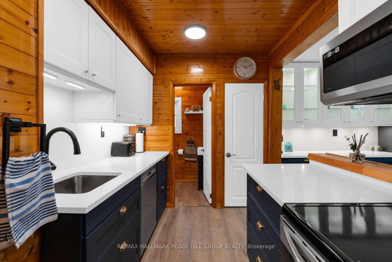1387 Old Barrie Road W