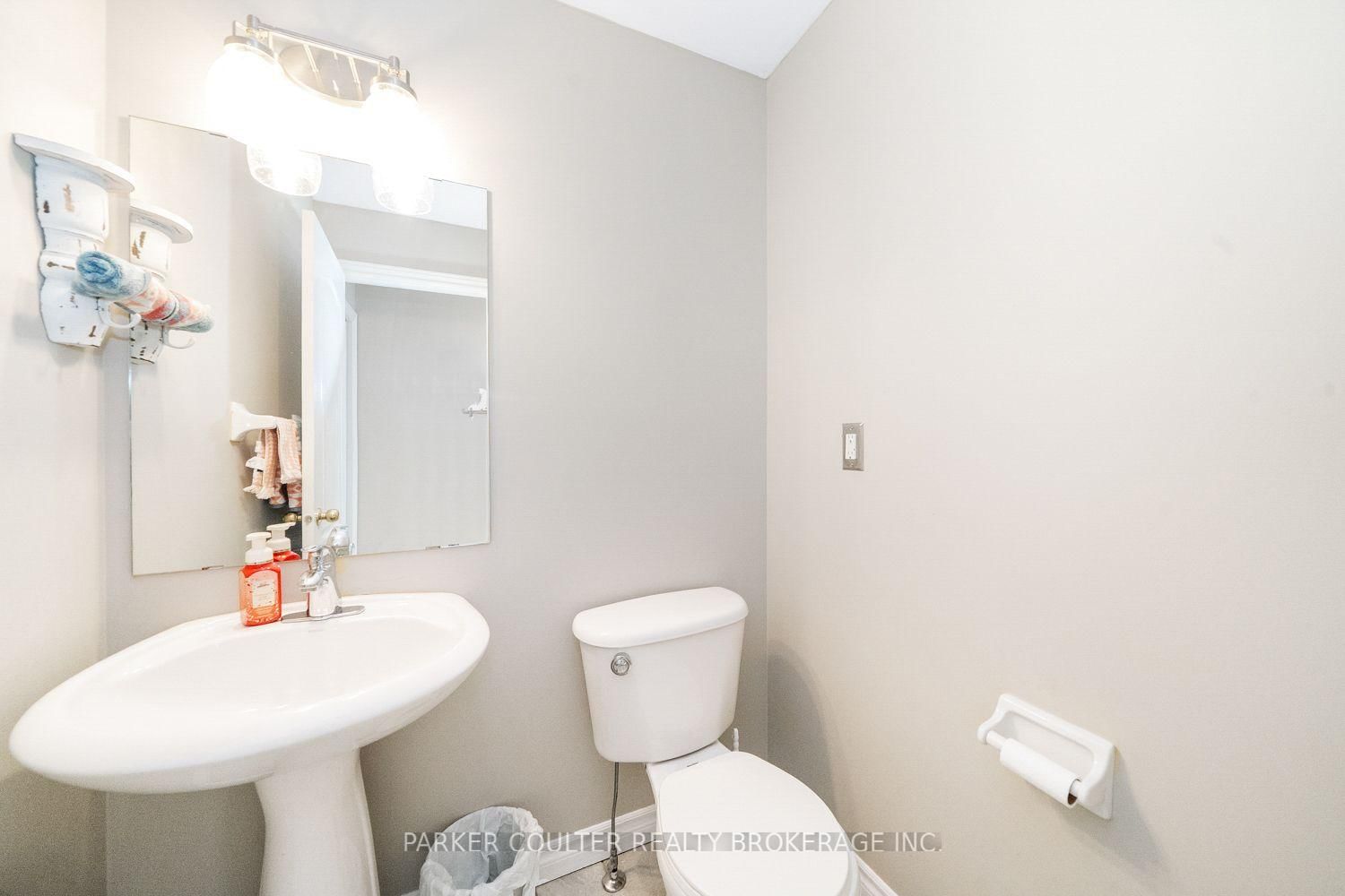 23 Sovereign's Gate • Barrie, ON photo 14