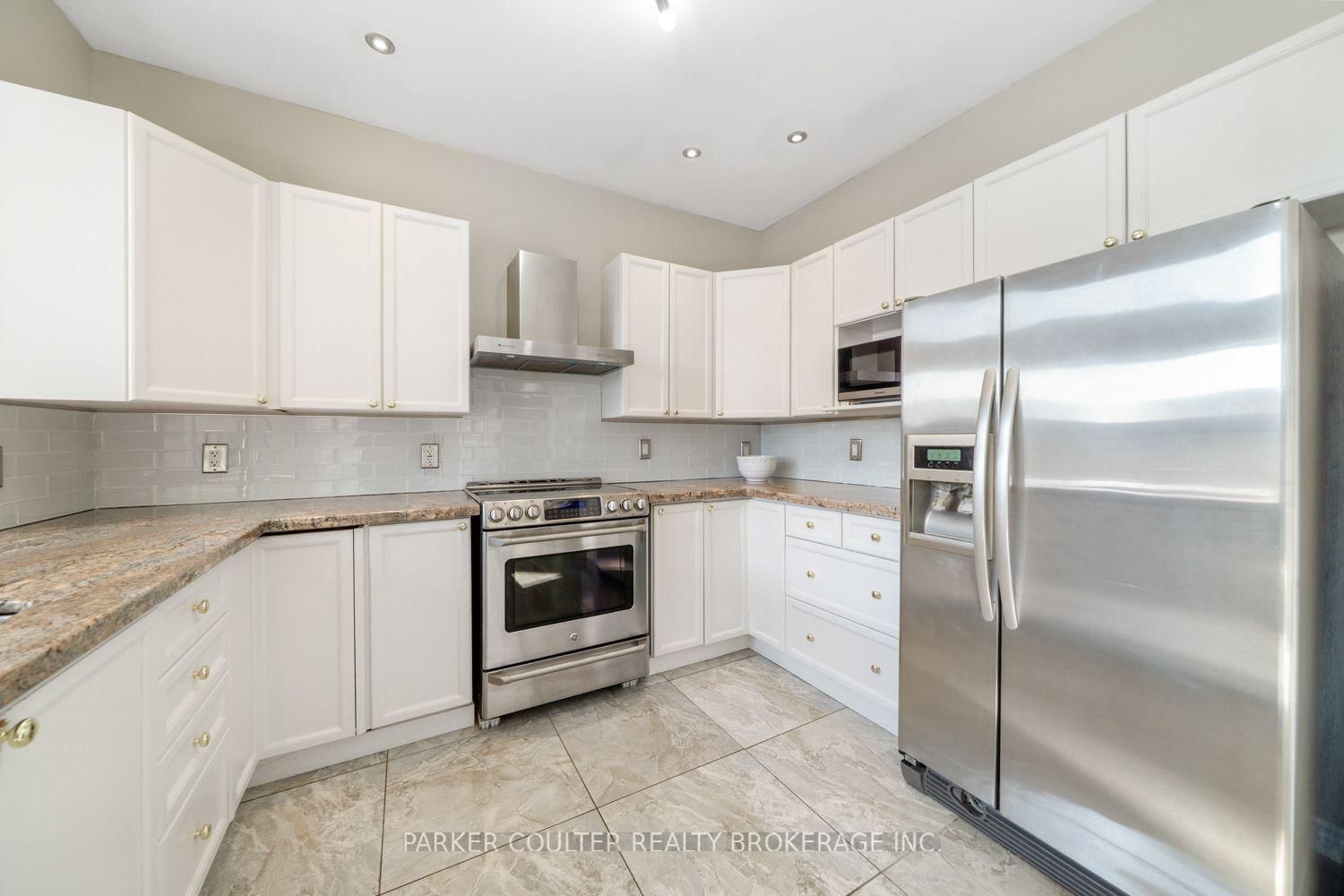 23 Sovereign's Gate • Barrie, ON photo 19