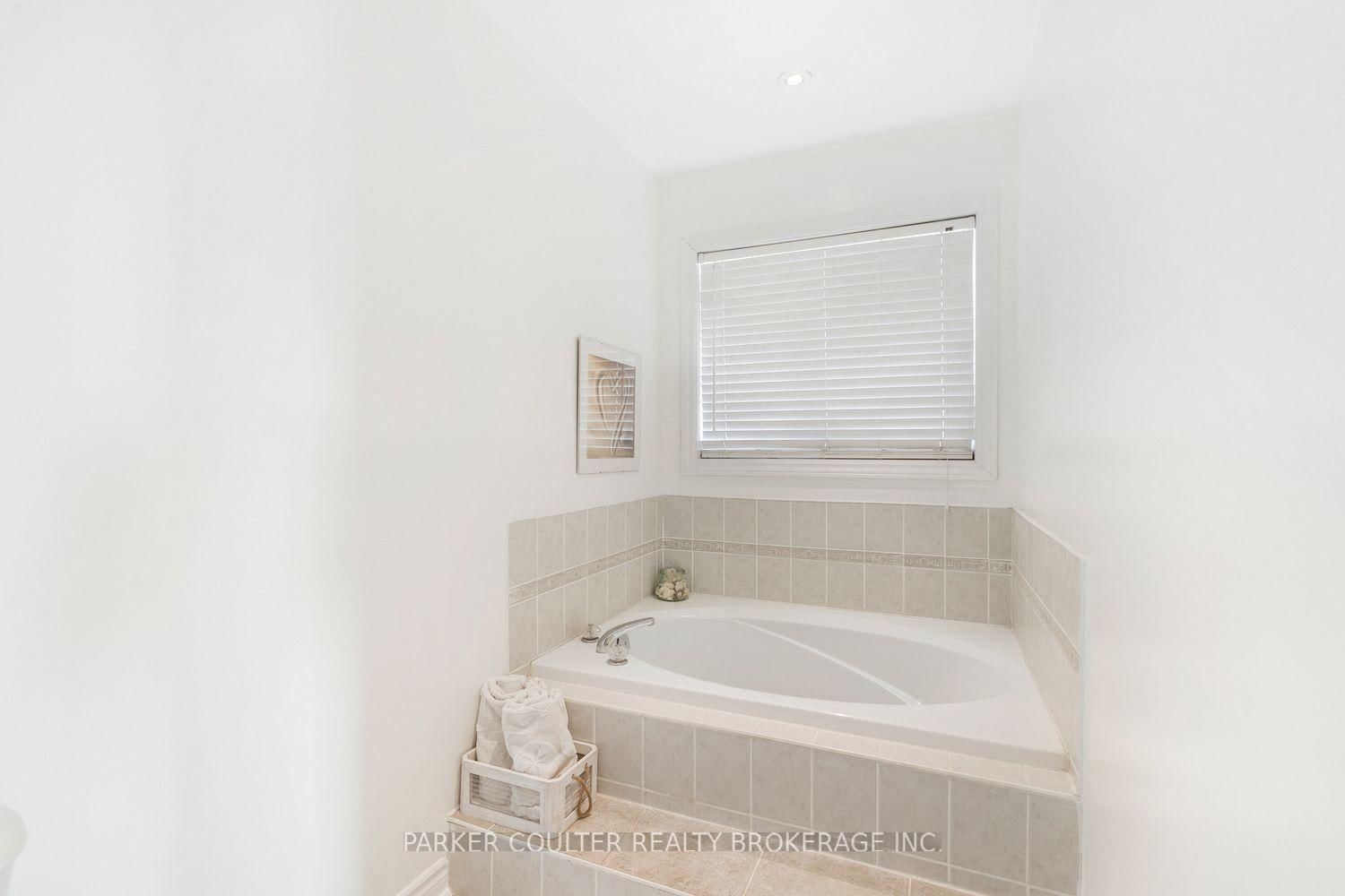 23 Sovereign's Gate • Barrie, ON photo 27