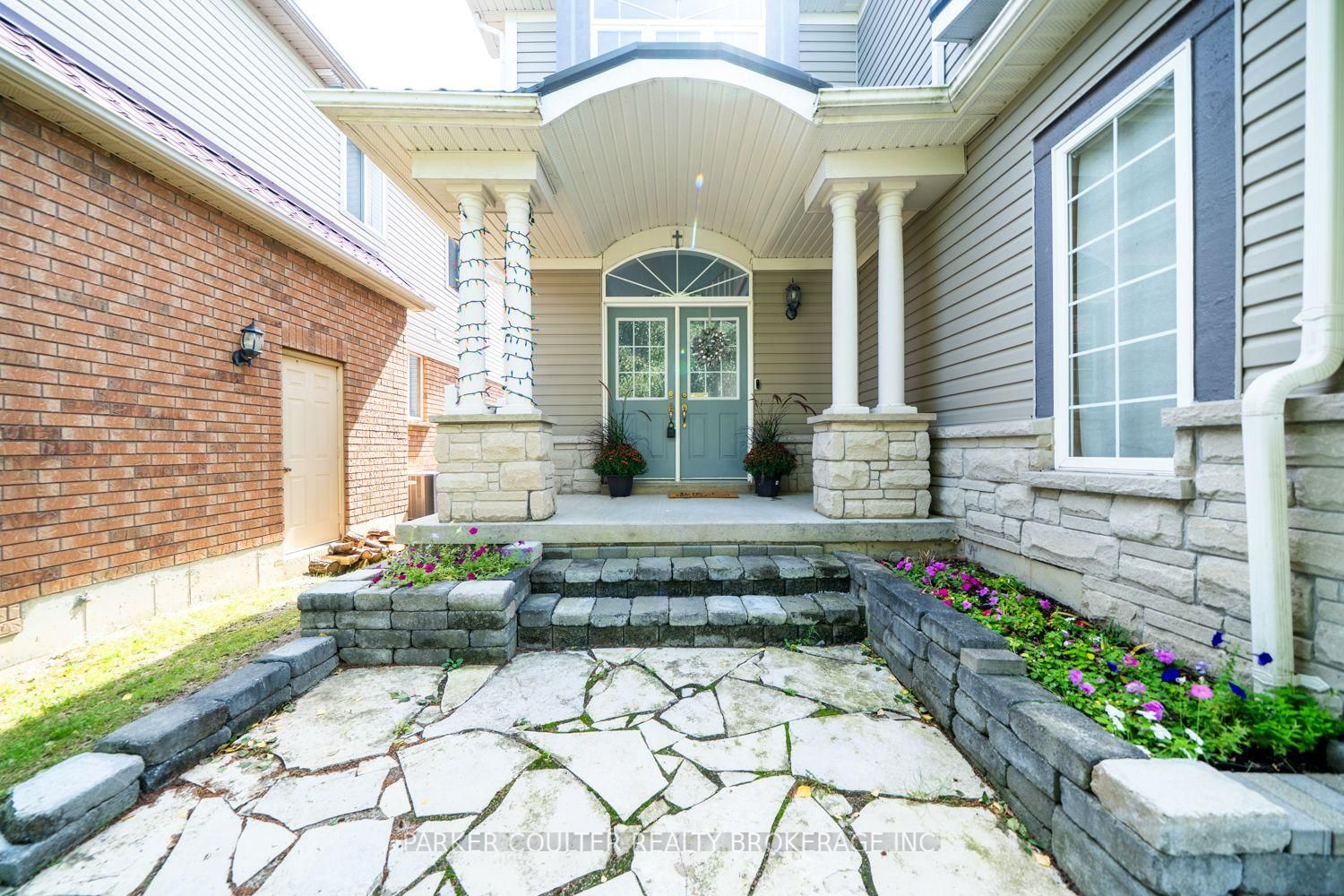23 Sovereign's Gate • Barrie, ON photo 5