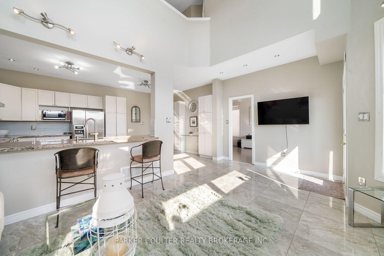 23 Sovereign's Gate • Barrie, ON photo 8