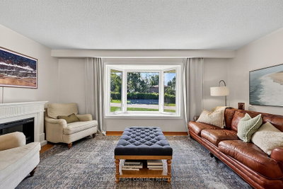 11 MacLaren Avenue • Barrie, ON photo 4