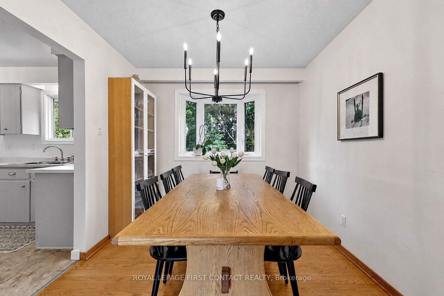 11 MacLaren Avenue • Barrie, ON photo 6