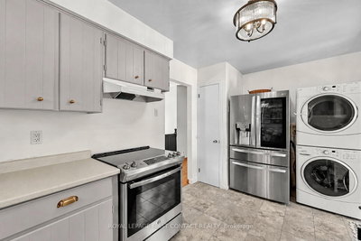 11 MacLaren Avenue • Barrie, ON photo 8