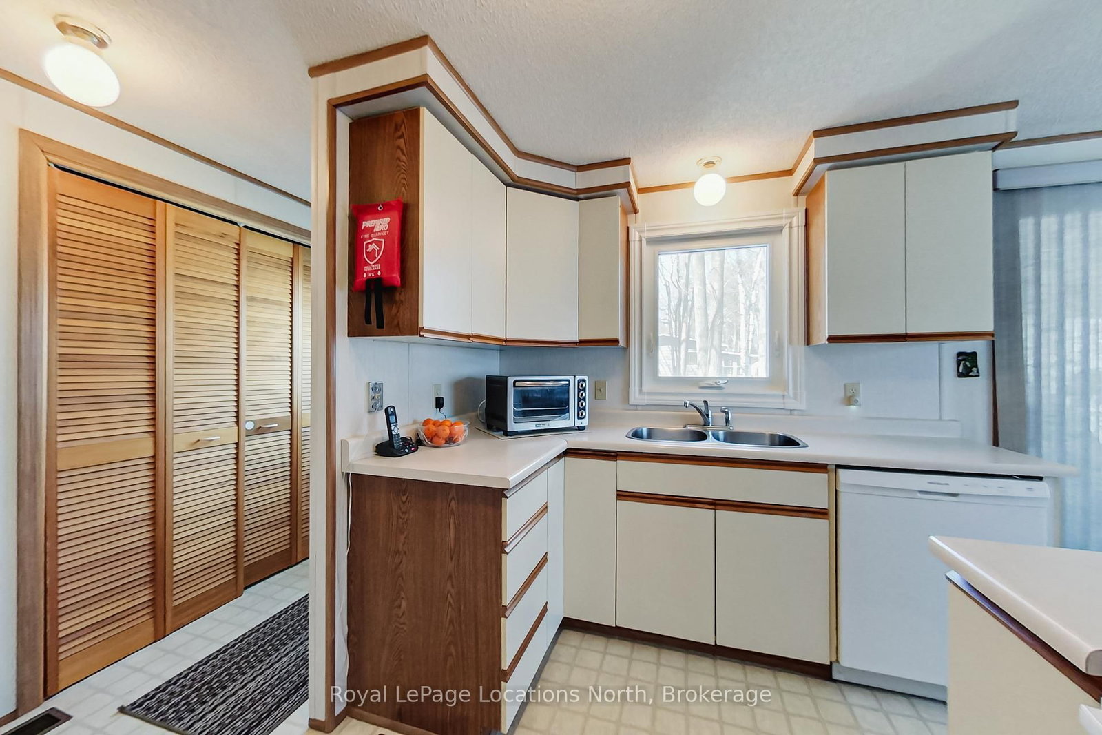 5 Murray Drive • Wasaga Beach, ON photo 14