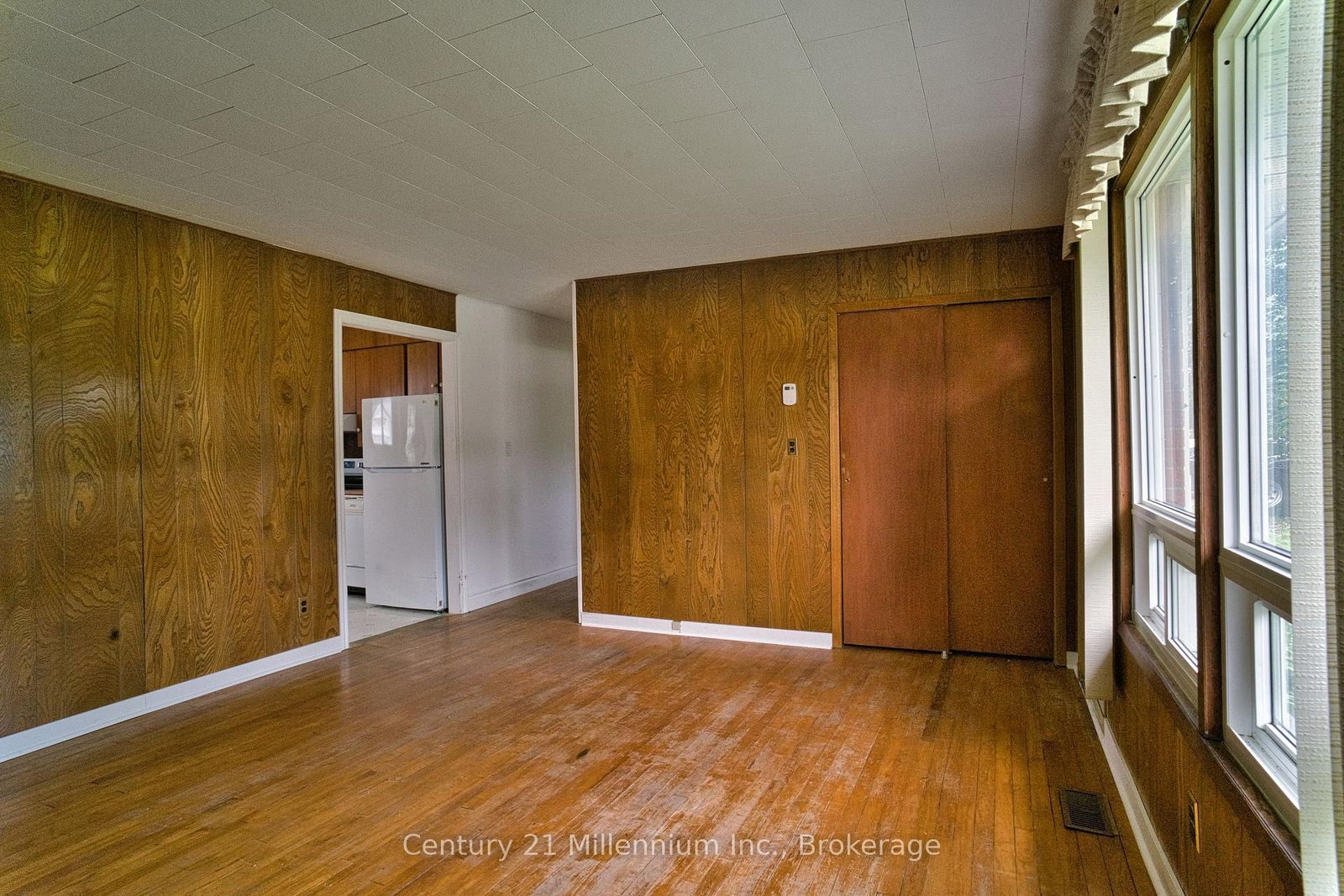 209 John Street • Clearview, ON photo 14