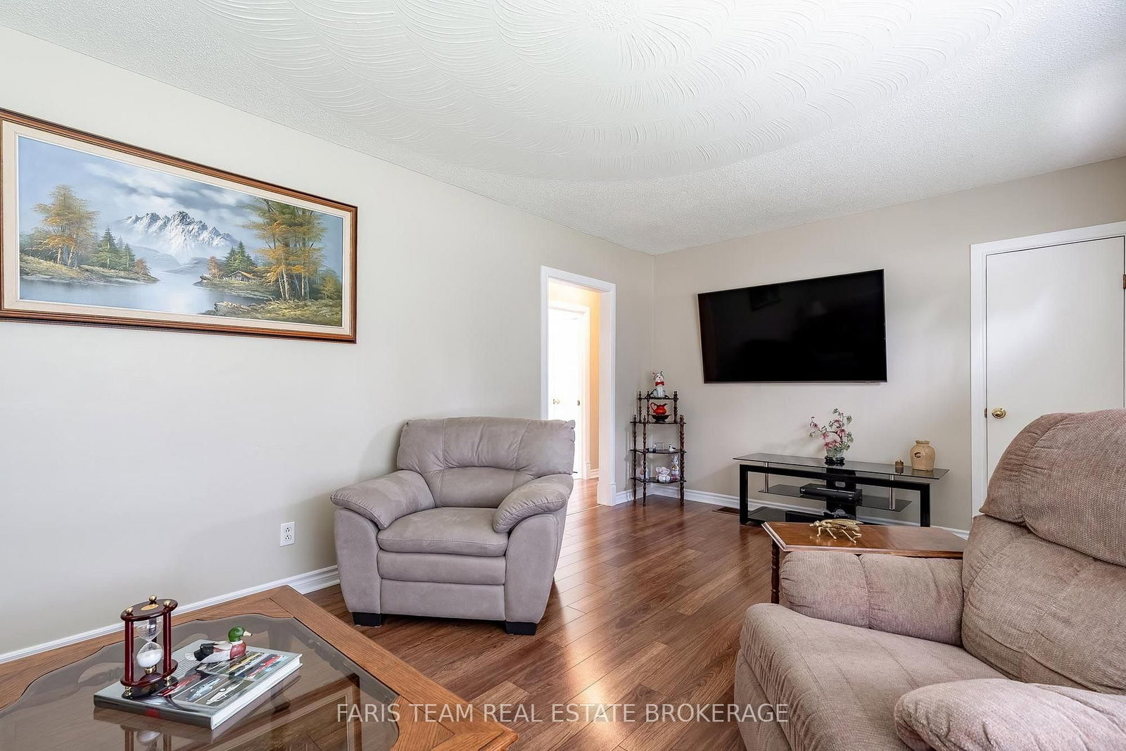 207 Warnica Road • Barrie, ON photo 13