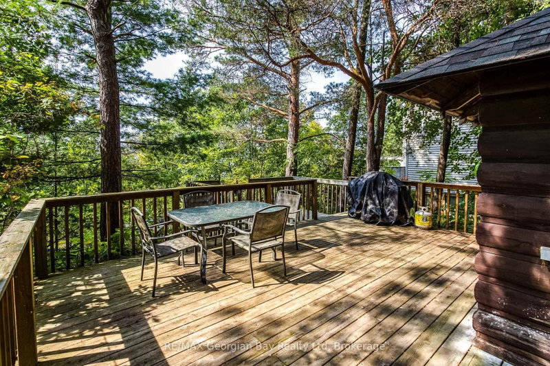 68 Tiny Beaches Road S