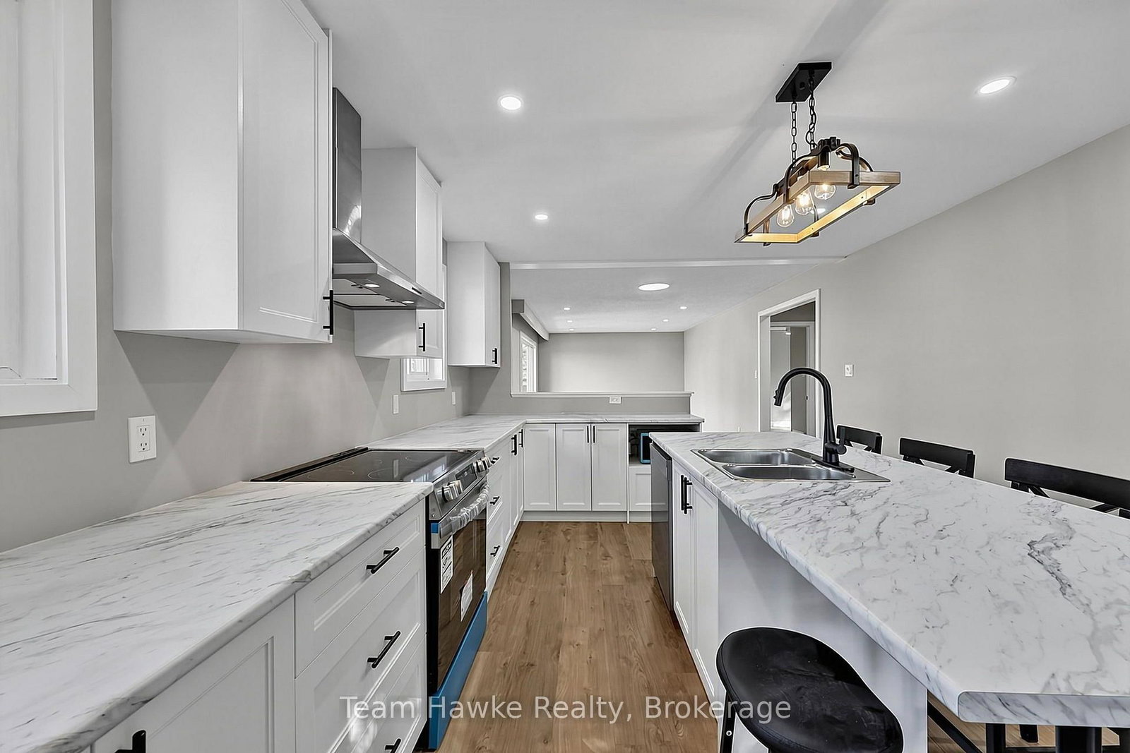 45 Easton Avenue • Tay, ON photo 10