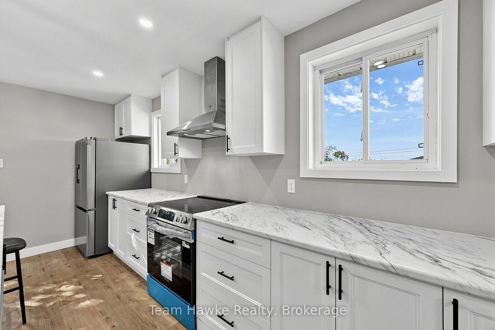 45 Easton Avenue • Tay, ON photo 12