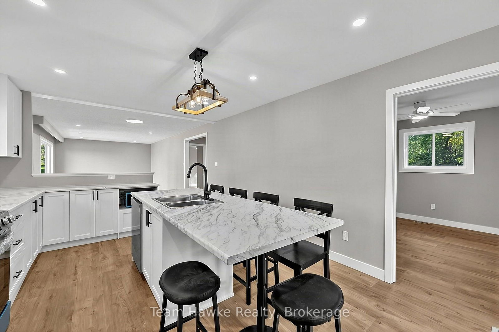45 Easton Avenue • Tay, ON photo 13