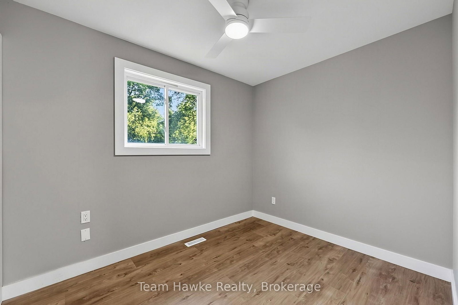 45 Easton Avenue • Tay, ON photo 16