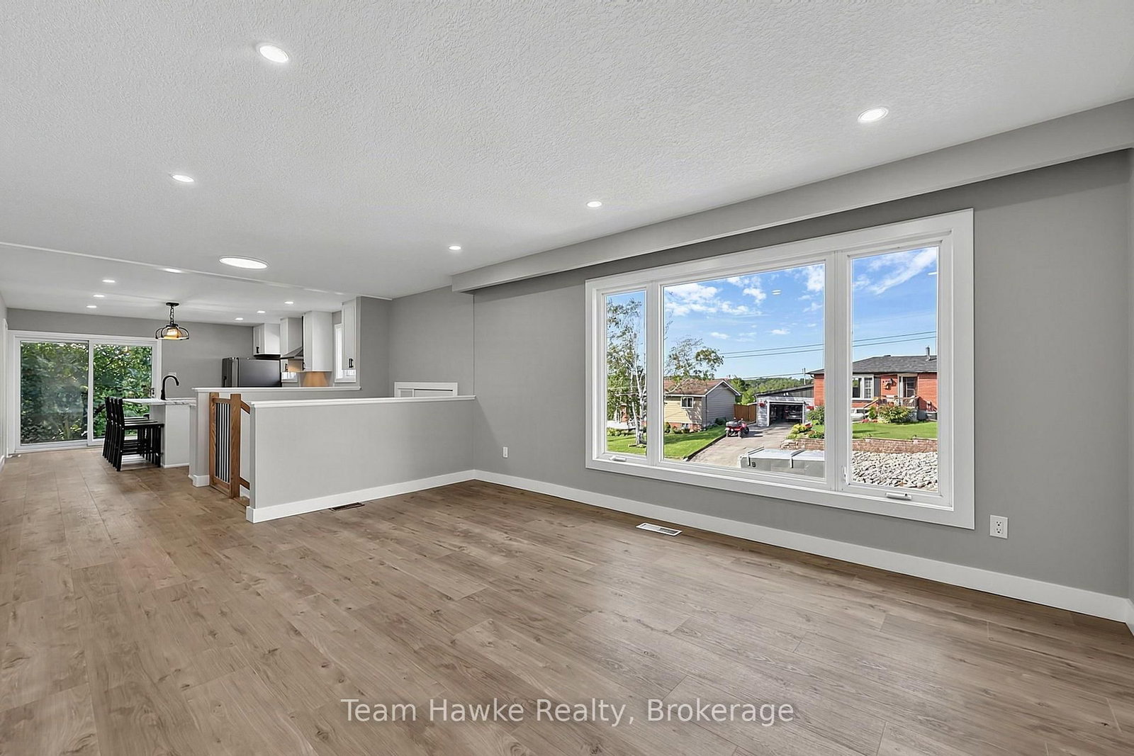 45 Easton Avenue • Tay, ON photo 6