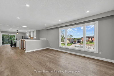 45 Easton Avenue • Tay, ON photo 6