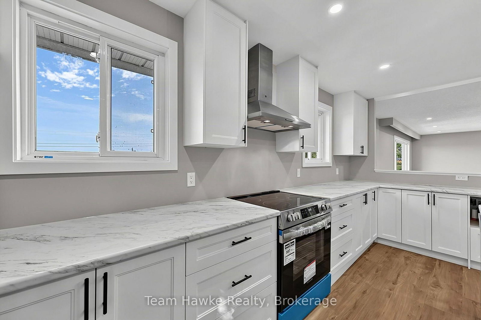 45 Easton Avenue • Tay, ON photo 9