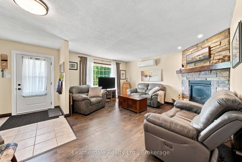 354 Arthur St photo 4