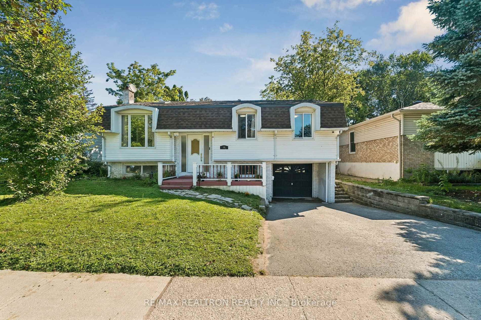 101 Marshall Street • Barrie, ON photo 1
