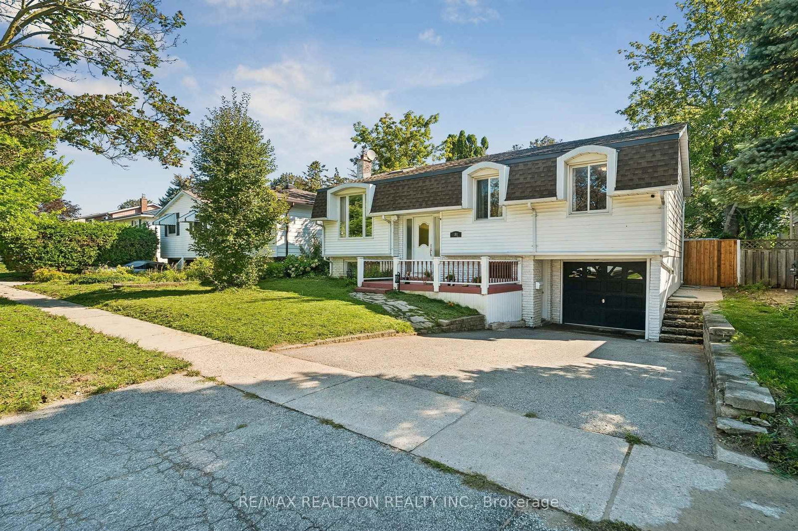 101 Marshall Street • Barrie, ON photo 3
