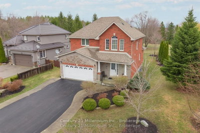 9 Hill Street • Collingwood, ON photo 2