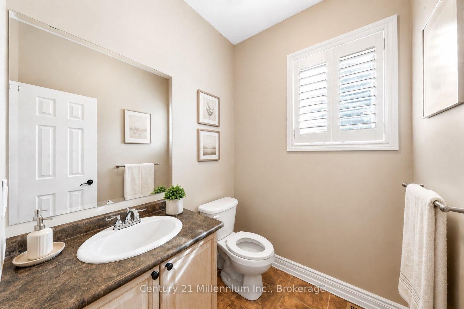 9 Hill Street • Collingwood, ON photo 4