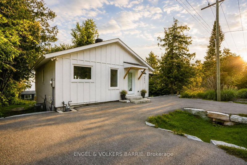 2371 Lakeshore Road E