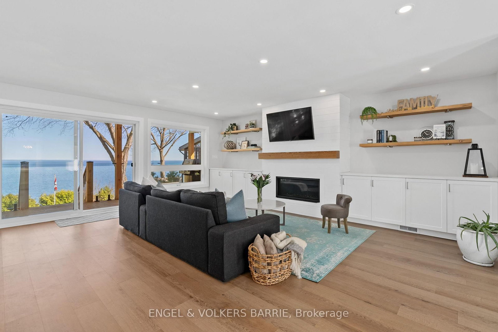 2371 Lakeshore Road E • Oro-Medonte, ON photo 10