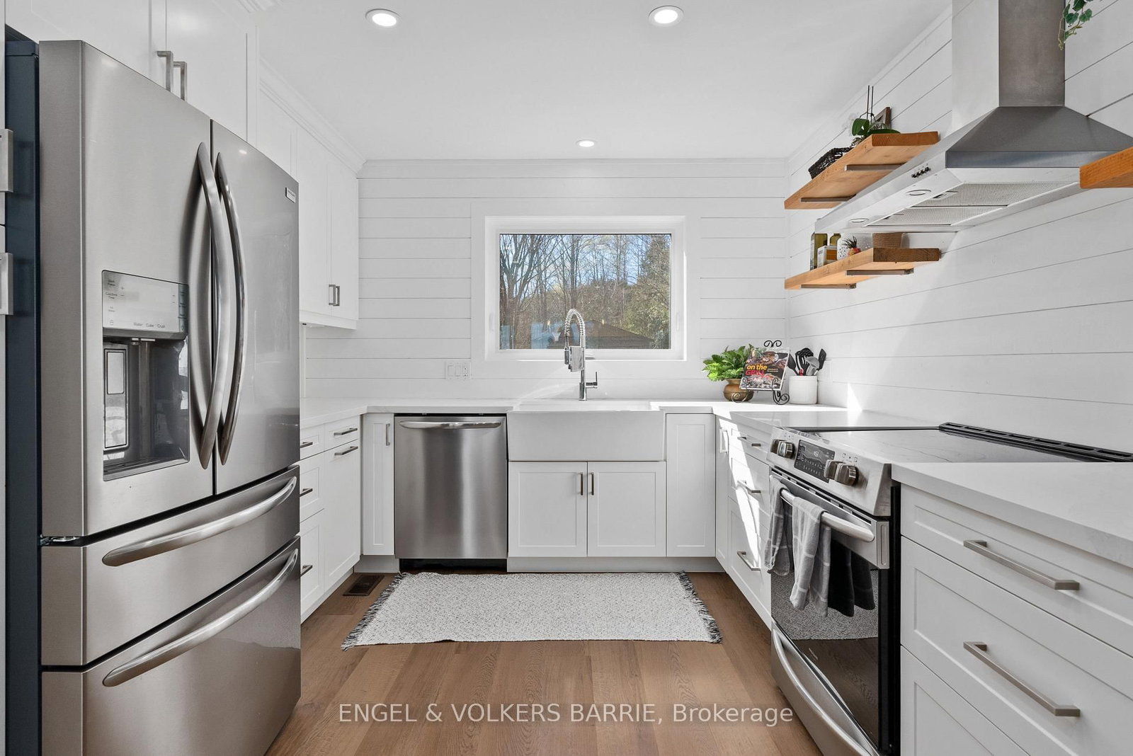 2371 Lakeshore Road E • Oro-Medonte, ON photo 12
