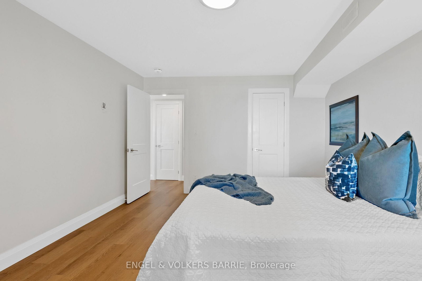 2371 Lakeshore Road E • Oro-Medonte, ON photo 19