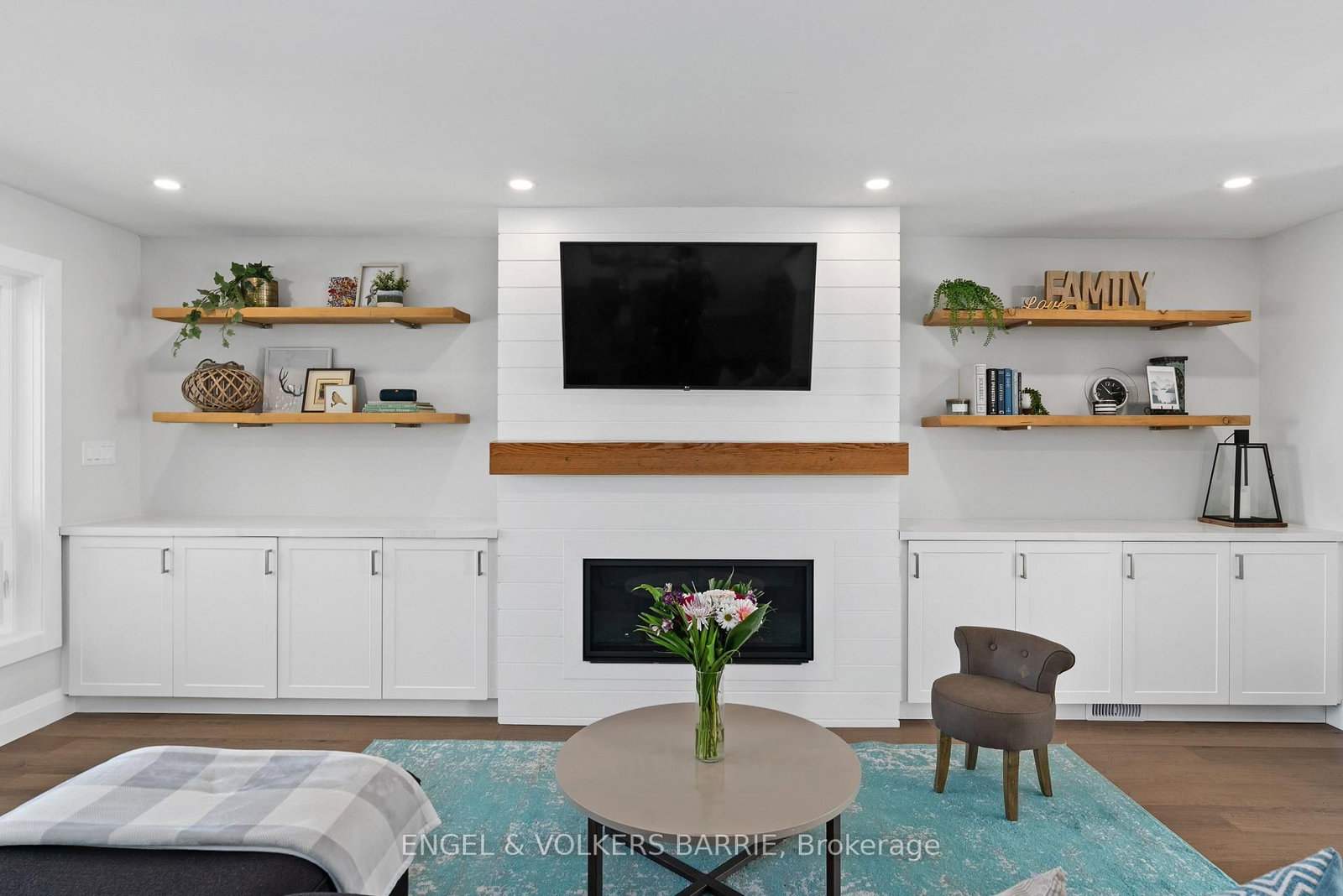 2371 Lakeshore Road E • Oro-Medonte, ON photo 9