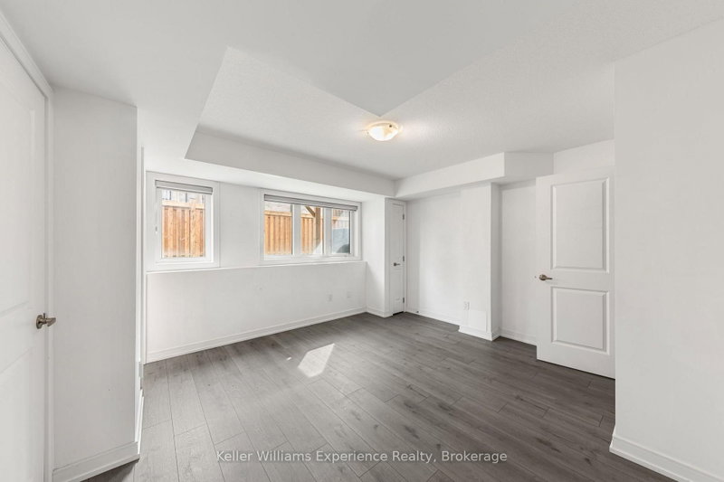 115 Blue Forest Crescent