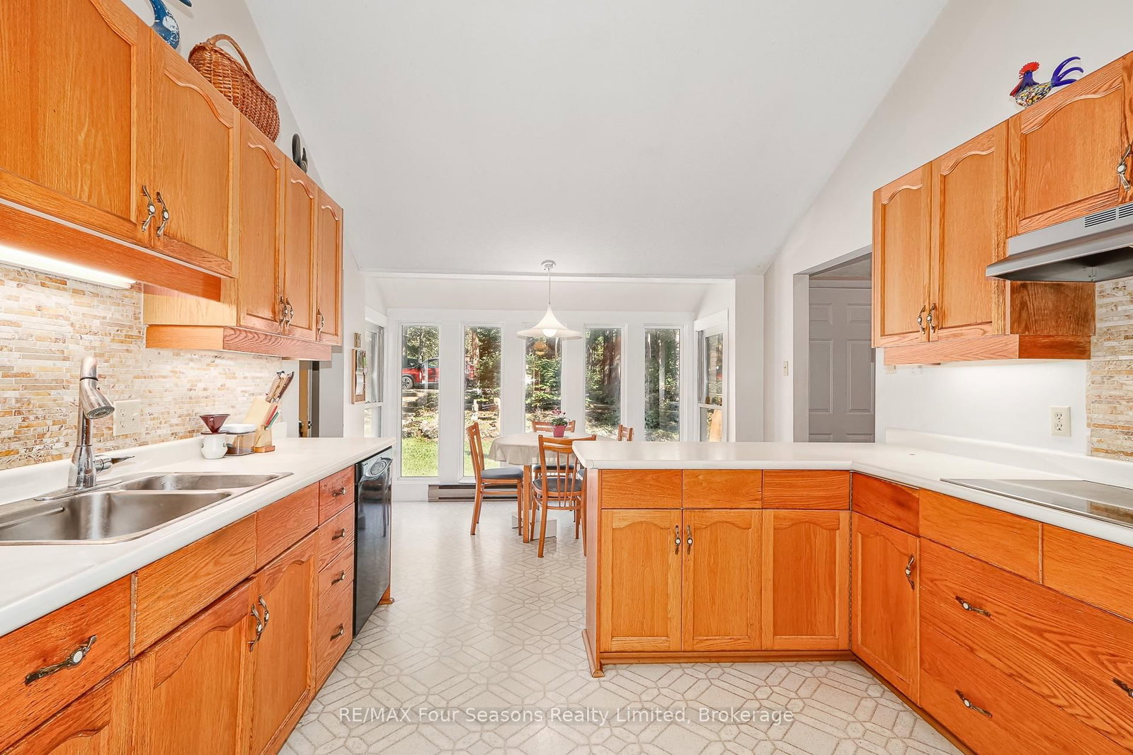 1415 County Rd 124 • Clearview, ON photo 13