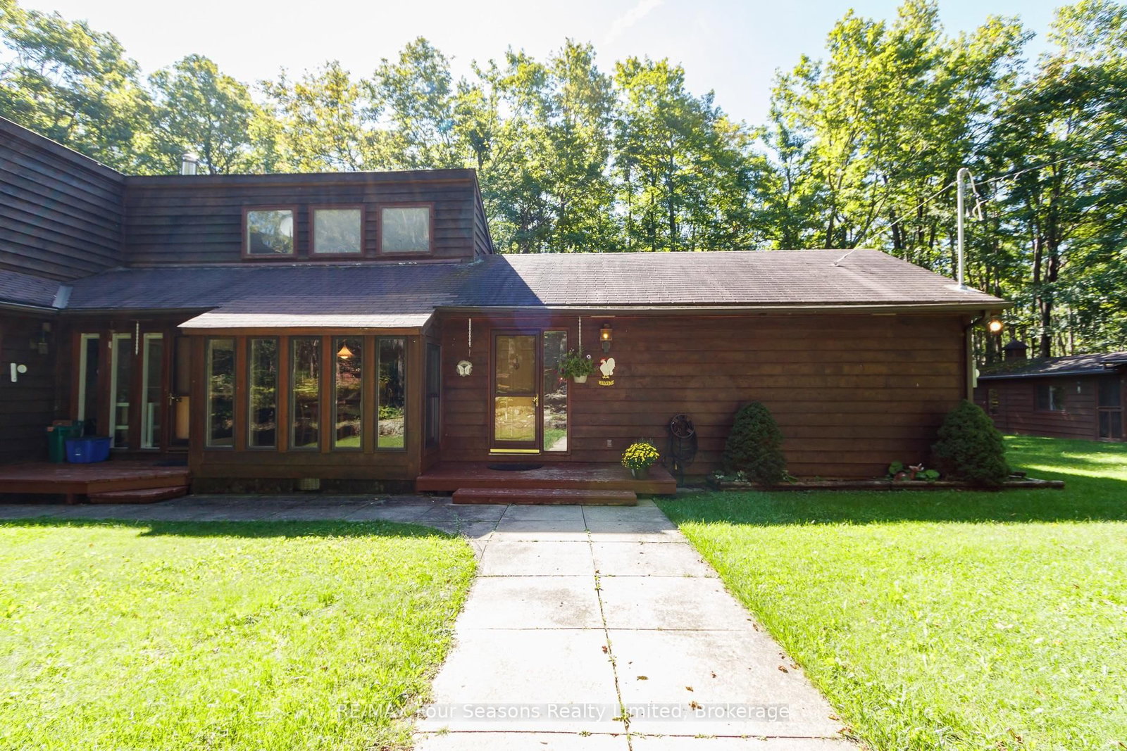 1415 County Rd 124 • Clearview, ON photo 9