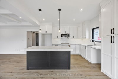 114 Brandon Avenue • Severn, ON photo 2