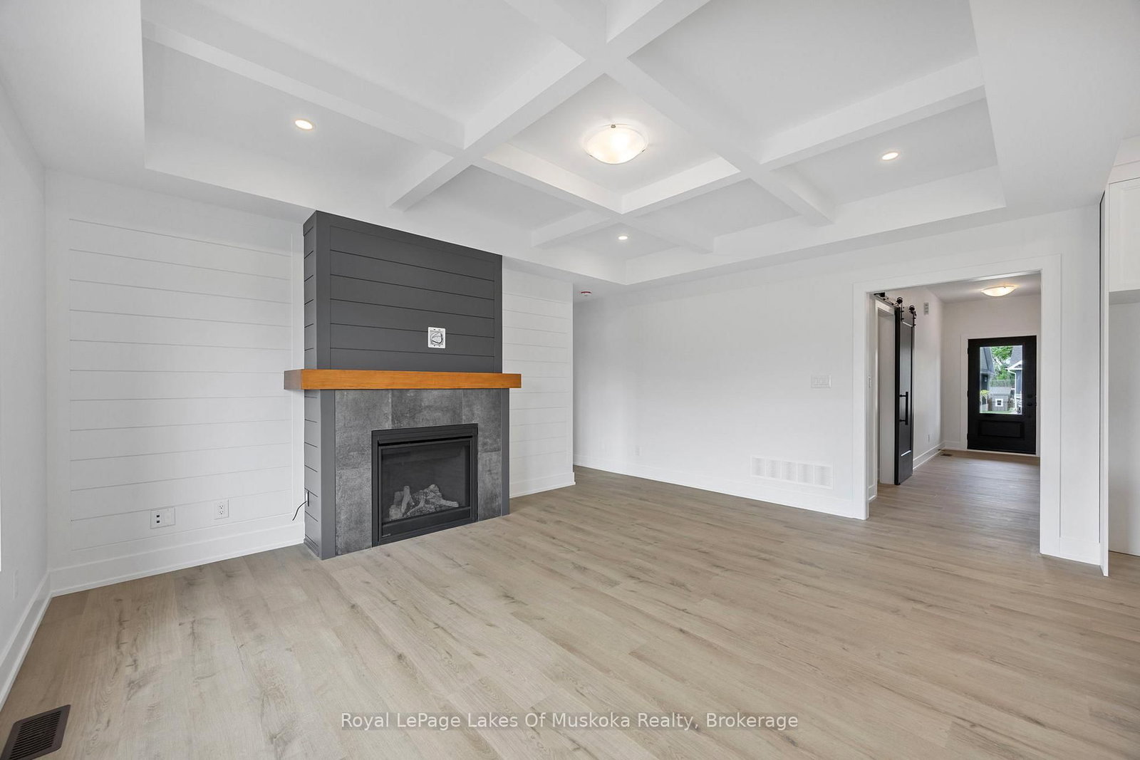 114 Brandon Avenue • Severn, ON photo 5
