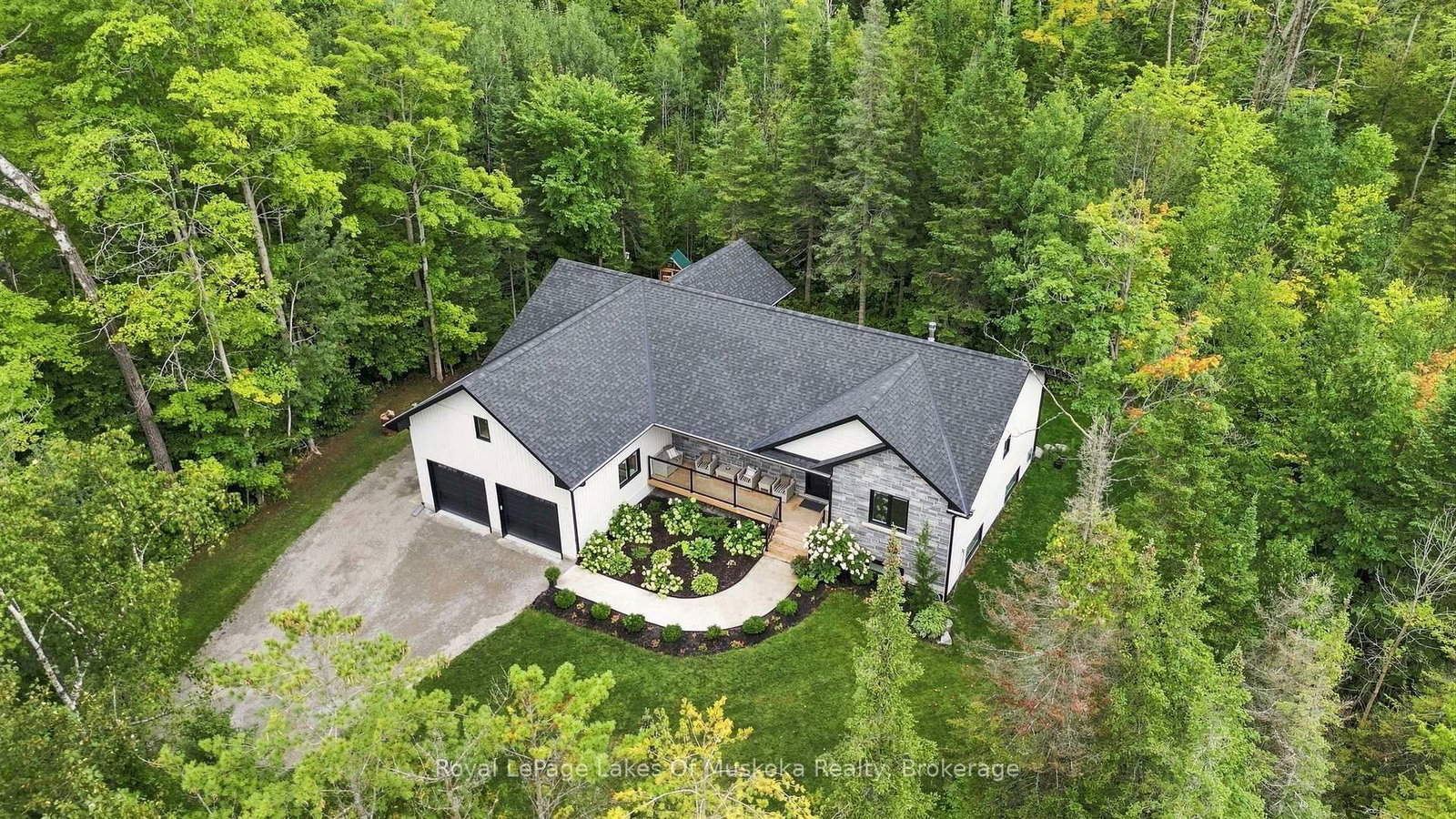 41 Meadows Avenue • Tay, ON photo 1