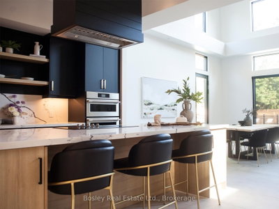 142 Sixth Street • Collingwood, ON photo 3