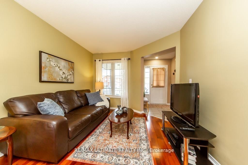 5 Twiss Drive • Barrie, ON photo 10