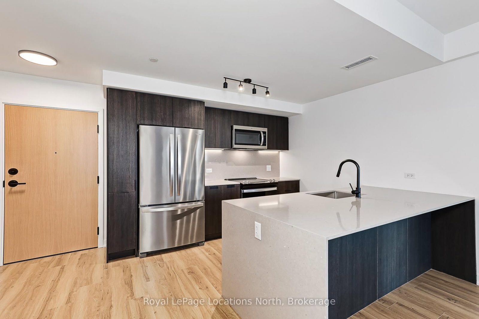 31 HURON Street • #203 • Collingwood, ON photo 14