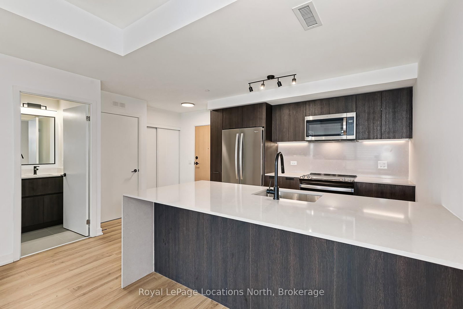 31 HURON Street • #203 • Collingwood, ON photo 15