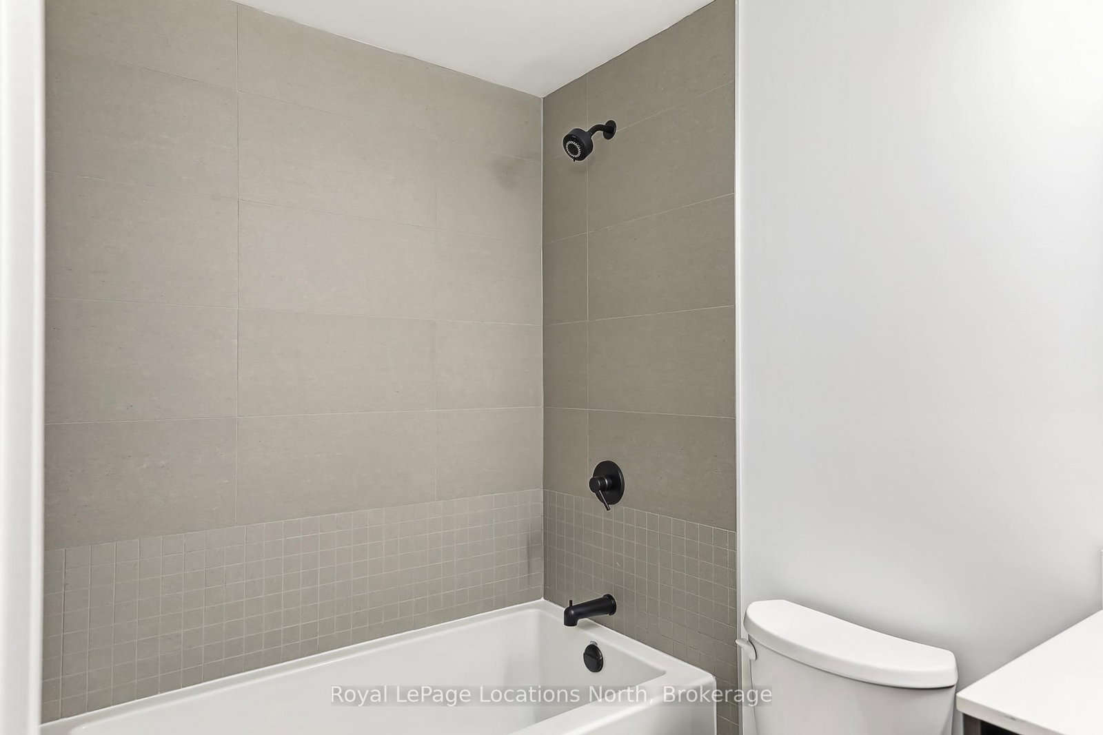 31 HURON Street • #203 • Collingwood, ON photo 17